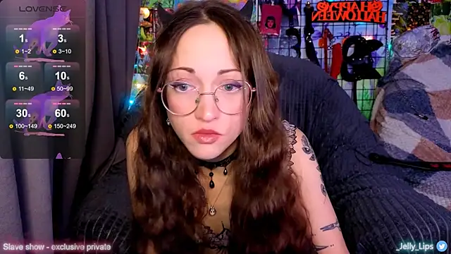 Snapshot of ServantBrook chatting on 11-04-25, 05:28 ServantBrook online show from 11-04-25, 05:28