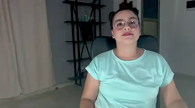 Snapshot of maela1 chatting on 12-20-24, 01:14 maela1 online show from 12-20-24, 01:14