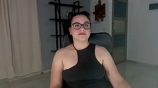 Snapshot of maela1 chatting on 12-21-24, 01:15 maela1 online show from 12-21-24, 01:15