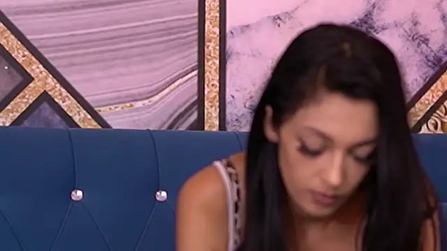 Snapshot of AriannaClover chatting on 10-12-25, 04:28 AriannaClover online show from 10-12-25, 04:28