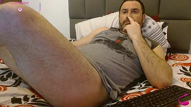 rodrher81 online show from 12-16-25, 03:44