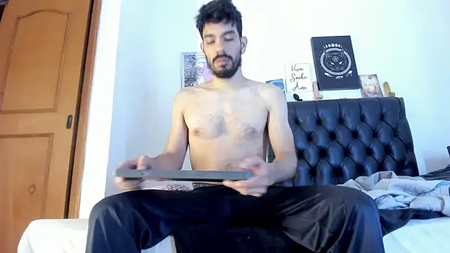 Snapshot of JohanyLatino chatting on 01-20-25, 06:21 JohanyLatino online show from 01-20-25, 06:21