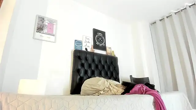 Snapshot of JohanyLatino chatting on 01-24-25, 06:04 JohanyLatino online show from 01-24-25, 06:04