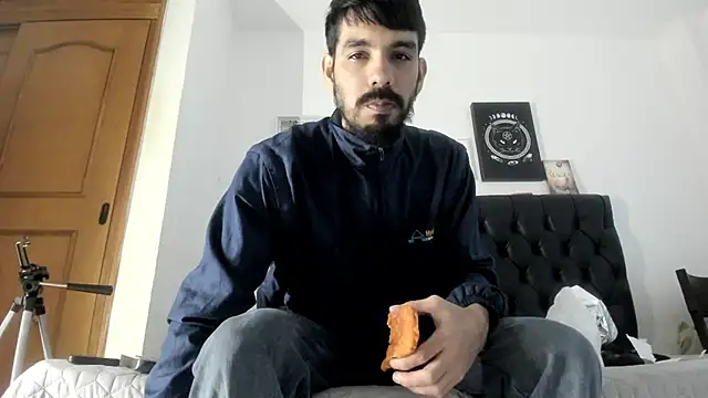 Snapshot of JohanyLatino chatting on 01-26-25, 05:55 JohanyLatino online show from 01-26-25, 05:55