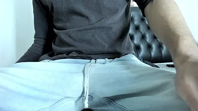 Snapshot of JohanyLatino chatting on 02-05-25, 11:23 JohanyLatino online show from 02-05-25, 11:23