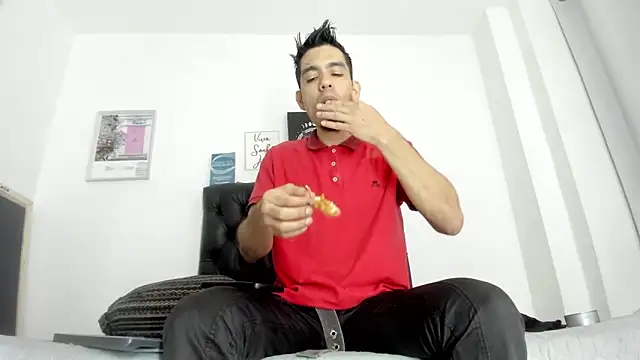 Snapshot of JohanyLatino chatting on 03-09-25, 04:00 JohanyLatino online show from 03-09-25, 04:00