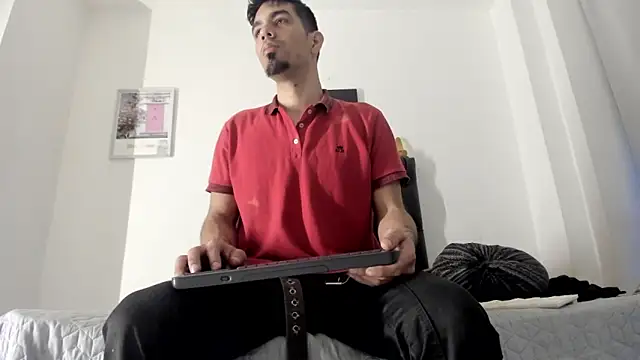 Snapshot of JohanyLatino chatting on 03-11-25, 11:12 JohanyLatino online show from 03-11-25, 11:12