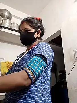 Snapshot of Riyaa-Devi chatting on 12-17-24, 03:39 Riyaa-Devi online show from 12-17-24, 03:39