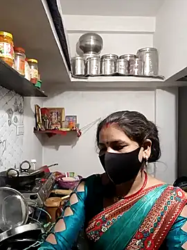 Snapshot of Riyaa-Devi chatting on 12-18-24, 03:37 Riyaa-Devi online show from 12-18-24, 03:37