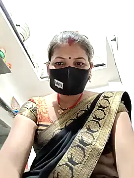 Snapshot of Riyaa-Devi chatting on 12-24-24, 05:44 Riyaa-Devi online show from 12-24-24, 05:44