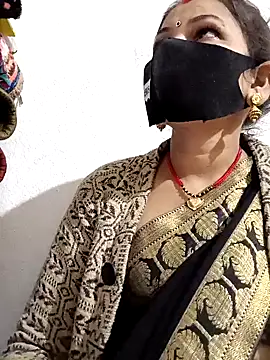 Snapshot of Riyaa-Devi chatting on 12-29-24, 05:22 Riyaa-Devi online show from 12-29-24, 05:22