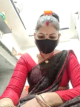 Snapshot of Riyaa-Devi chatting on 01-10-25, 05:45 Riyaa-Devi online show from 01-10-25, 05:45