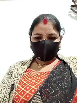 Snapshot of Riyaa-Devi chatting on 02-05-25, 05:42 Riyaa-Devi online show from 02-05-25, 05:42