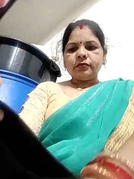 Snapshot of Riyaa-Devi chatting on 03-02-25, 04:53 Riyaa-Devi online show from 03-02-25, 04:53