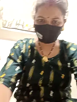 Snapshot of Riyaa-Devi chatting on 10-09-25, 05:55 Riyaa-Devi online show from 10-09-25, 05:55