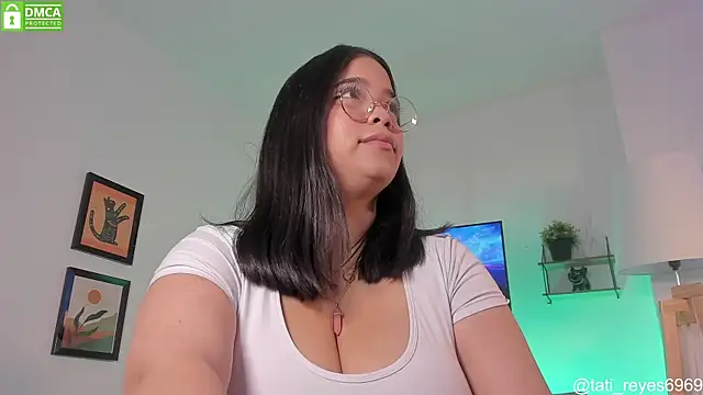 tati reyess online show from 09-17-25, 01:35