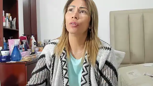 Chloemiller89 online show from 01-14-25, 01:58