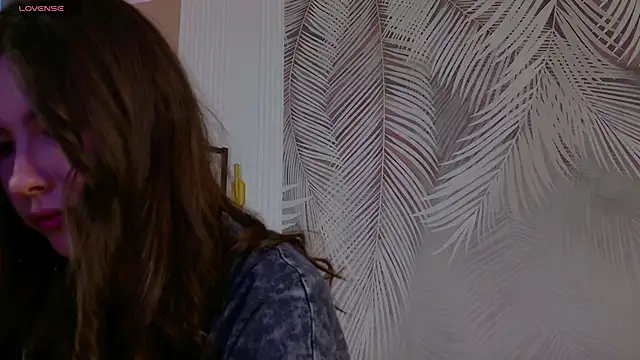 Snapshot of Marie_Diaze chatting on 06-21-26, 05:10 Marie Diaze online show from 06-21-26, 05:10
