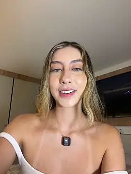 Snapshot of lua_ferch__ chatting on 05-17-26, 01:25 lua ferch online show from 05-17-26, 01:25