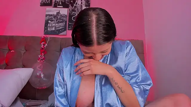 aleja cute  online show from 02-15-25, 10:33