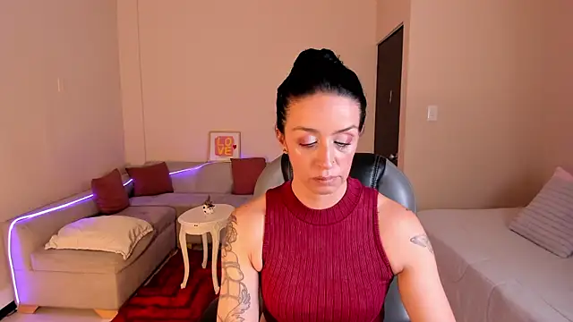 Kristen Garner online show from 07-25-26, 07:44