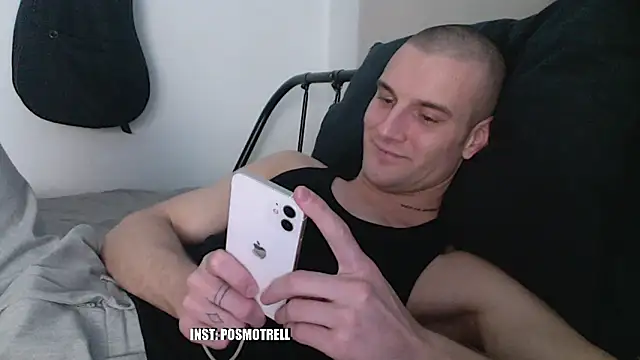 Snapshot of ETHAN_MOORE chatting on 02-25-26, 04:16 ETHAN MOORE online show from 02-25-26, 04:16