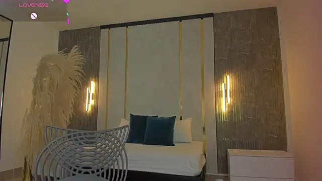 Snapshot of riley_sierra chatting on 03-09-26, 12:42 riley sierra online show from 03-09-26, 12:42