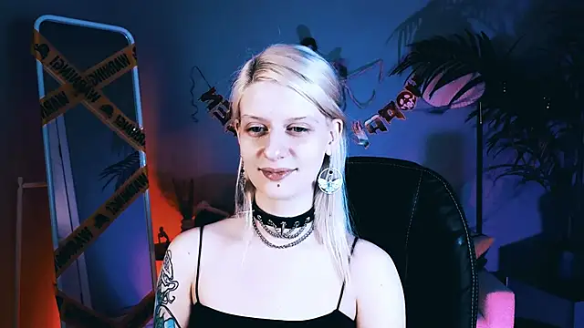 Noah ElmerX online show from 10-27-25, 05:17