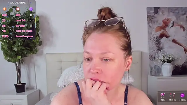 CutieGinger online show from 05-10-26, 10:37