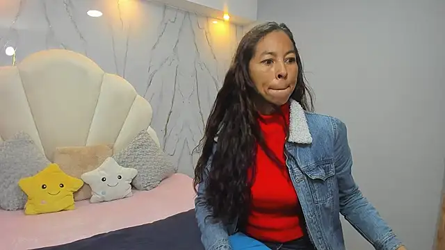 Rosalinda Cortez online show from 12-19-24, 01:07