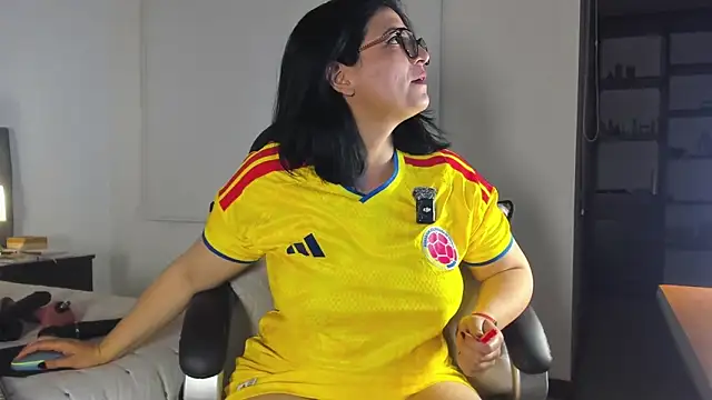 adriana71 online show from 03-27-26, 01:11