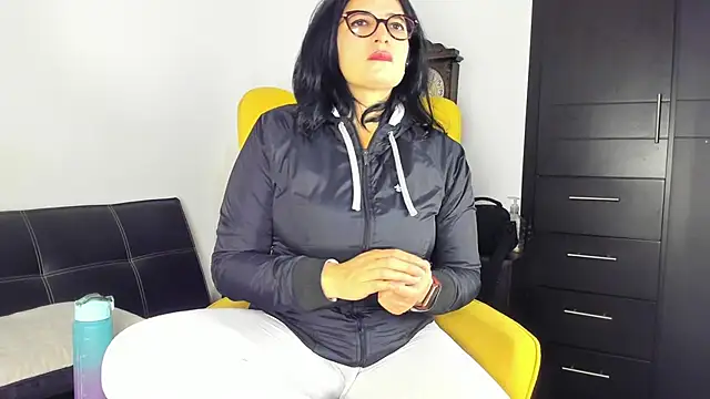 adriana71 online show from 07-06-26, 02:08