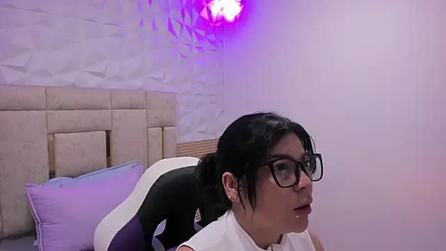 Snapshot of PauletteJ chatting on 12-22-25, 11:51 PauletteJ online show from 12-22-25, 11:51