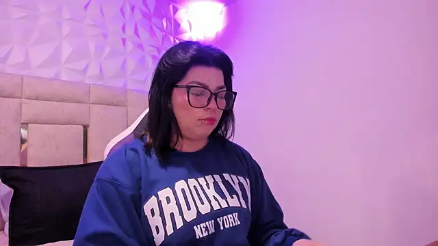 Snapshot of PauletteJ chatting on 02-16-26, 12:01 PauletteJ online show from 02-16-26, 12:01