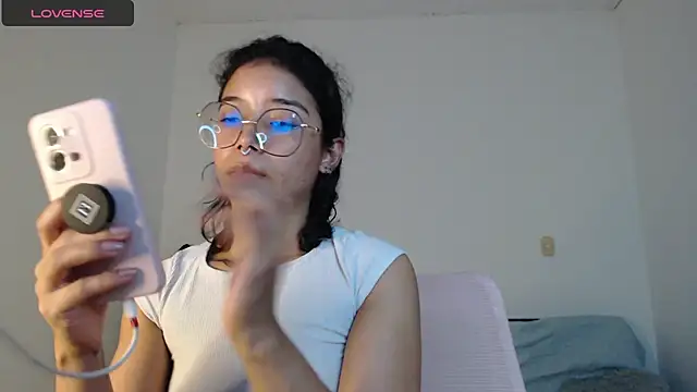 Snapshot of Putaku_San chatting on 09-11-25, 04:45 Putaku San online show from 09-11-25, 04:45