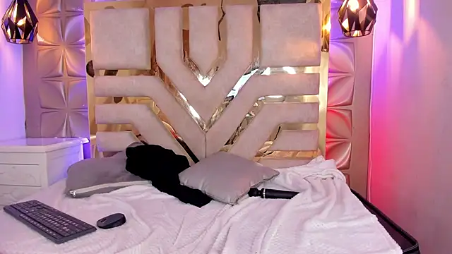 Snapshot of nahia_low chatting on 12-19-24, 06:01 nahia low online show from 12-19-24, 06:01