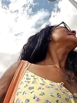 Snapshot of Allana_Squirt chatting on 09-21-25, 10:50 Allana Squirt online show from 09-21-25, 10:50