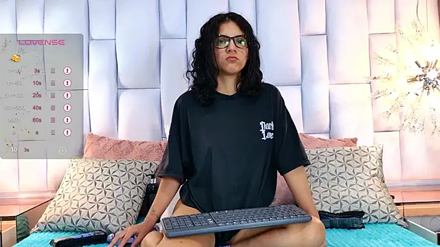 Iris Ross  online show from 11-28-25, 11:35