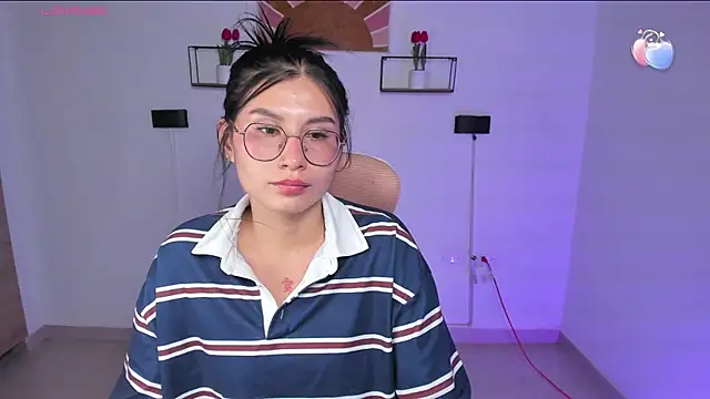 emily villamil online show from 06-26-26, 08:46