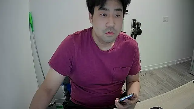 Koreanboy171 online show from 05-17-26, 06:00