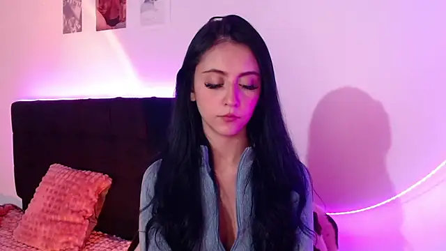 Snapshot of Coralinnee_ chatting on 03-07-25, 04:13 Coralinnee  online show from 03-07-25, 04:13