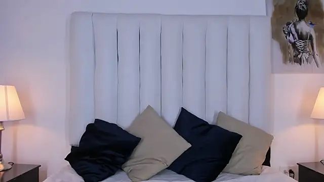 Snapshot of Violet_queen20 chatting on 11-18-25, 06:56 Violet queen20 online show from 11-18-25, 06:56