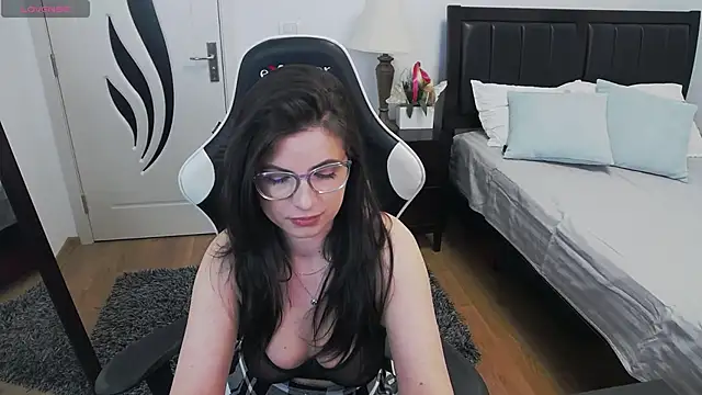 AmyPure  online show from 04-21-26, 04:30