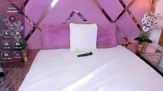 SHANONCLARK online show from 02-21-25, 01:22