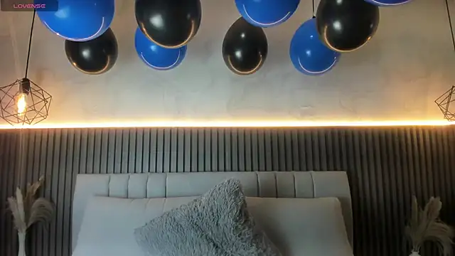 SHANONCLARK online show from 11-08-25, 06:18