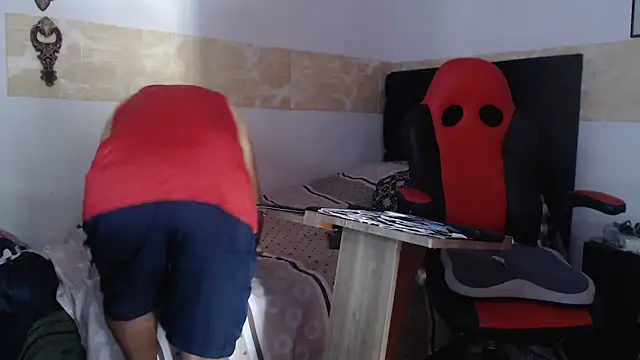 Snapshot of VALENTINO1983_ chatting on 10-30-25, 05:02 VALENTINO1983 online show from 10-30-25, 05:02