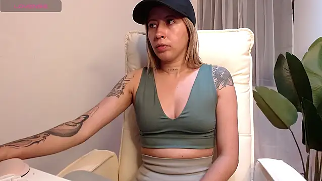 Snapshot of marthina_thompsson chatting on 06-30-26, 01:01 marthina thompsson online show from 06-30-26, 01:01