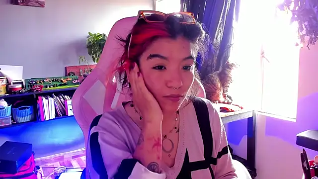 annie walker6 online show from 12-18-25, 06:58