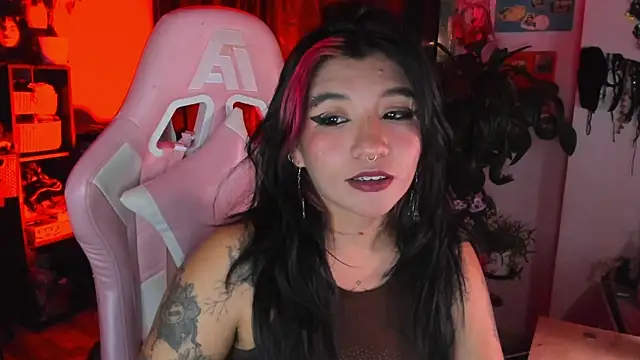 annie walker6 online show from 04-18-26, 05:33