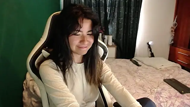 alice middlee online show from 12-17-25, 04:46